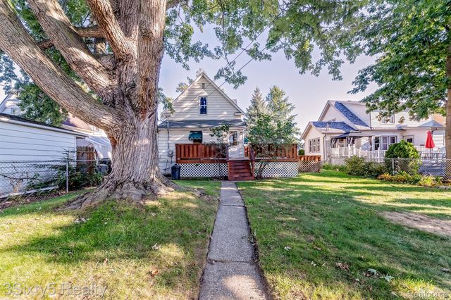 447 Walnut Street, Wyandotte, MI 48192