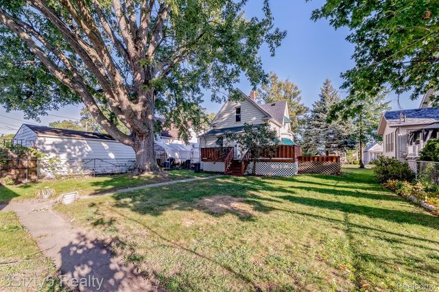 447 Walnut Street, Wyandotte, MI 48192