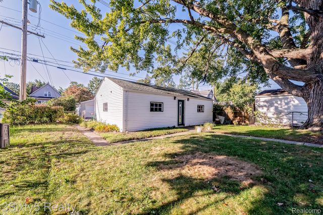 447 Walnut Street, Wyandotte, MI 48192