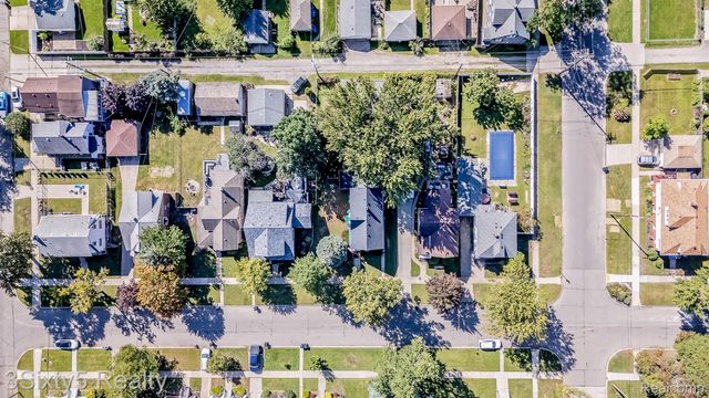 447 Walnut Street, Wyandotte, MI 48192