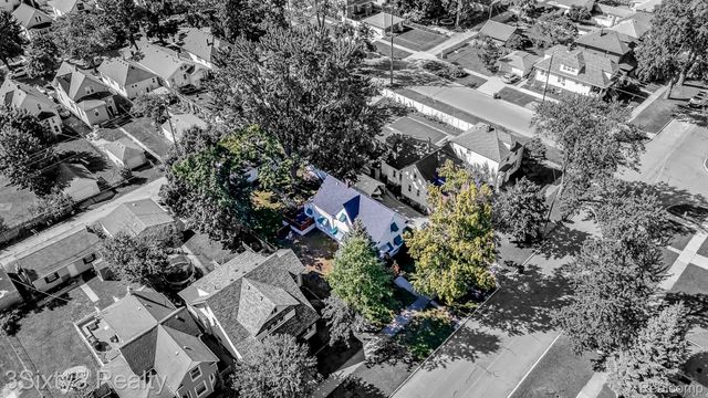 447 Walnut Street, Wyandotte, MI 48192
