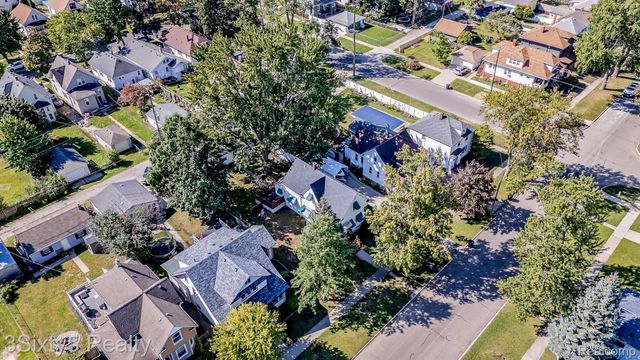 447 Walnut Street, Wyandotte, MI 48192