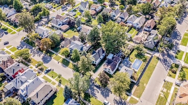 447 Walnut Street, Wyandotte, MI 48192