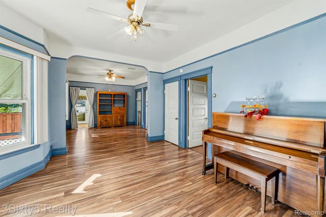 447 Walnut Street, Wyandotte, MI 48192