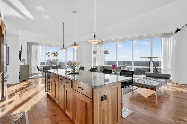 5 Renaissance Square PH6C, White Plains, NY 10601