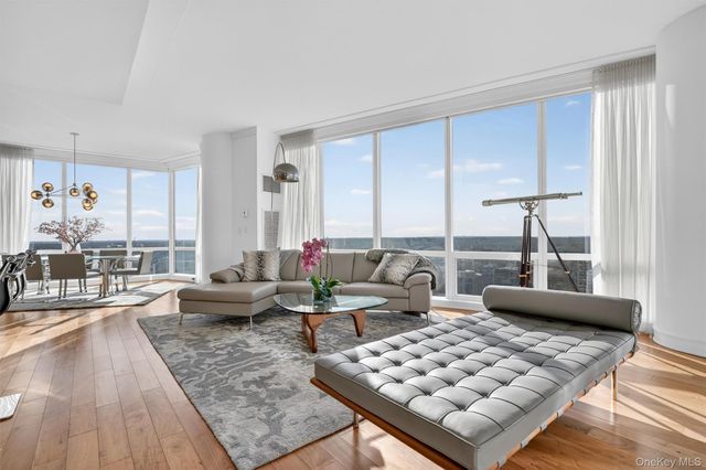 5 Renaissance Square PH6C, White Plains, NY 10601