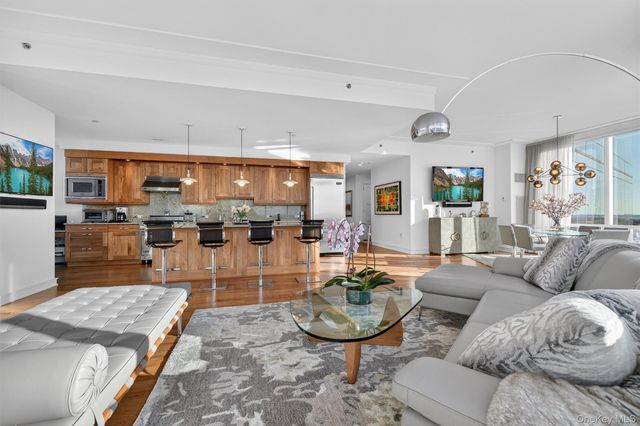 5 Renaissance Square PH6C, White Plains, NY 10601
