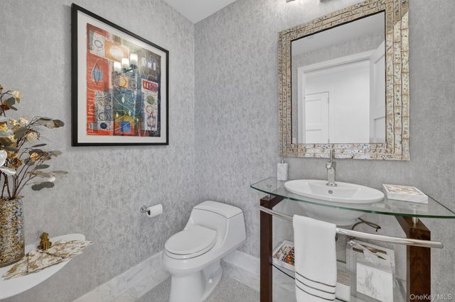 5 Renaissance Square PH6C, White Plains, NY 10601