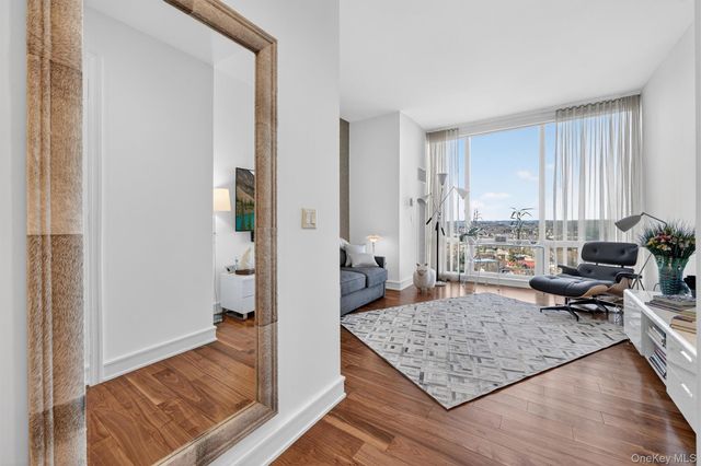 5 Renaissance Square PH6C, White Plains, NY 10601