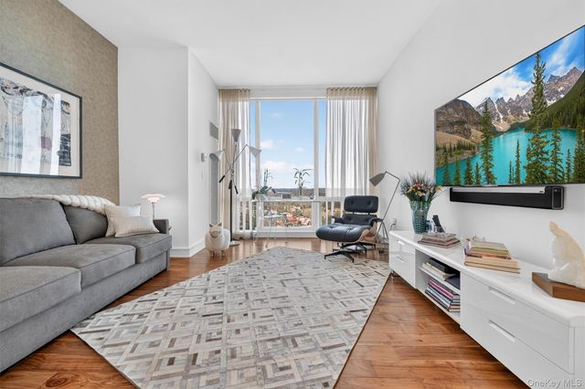 5 Renaissance Square PH6C, White Plains, NY 10601