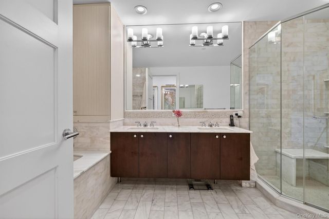 5 Renaissance Square PH6C, White Plains, NY 10601
