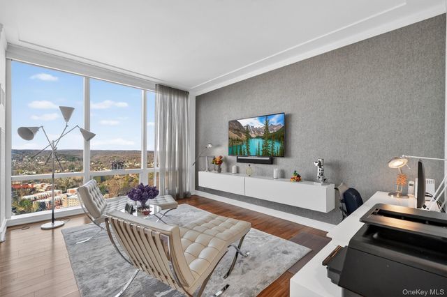 5 Renaissance Square PH6C, White Plains, NY 10601