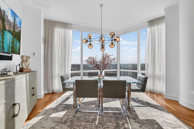 5 Renaissance Square PH6C, White Plains, NY 10601