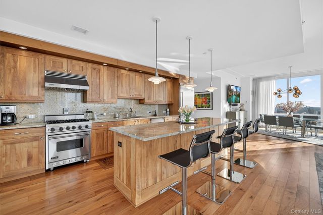 5 Renaissance Square PH6C, White Plains, NY 10601