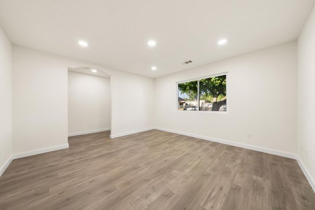 3919 Huron St, Sacramento, CA 95838