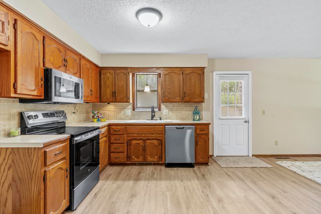 400 E Elm Street, Nixa, MO 65714