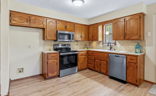 400 E Elm Street, Nixa, MO 65714