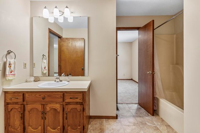 400 E Elm Street, Nixa, MO 65714