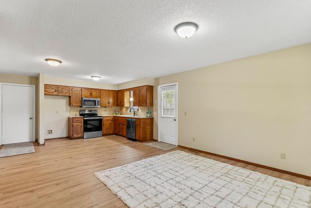 400 E Elm Street, Nixa, MO 65714