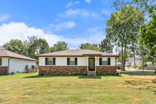 400 E Elm Street, Nixa, MO 65714