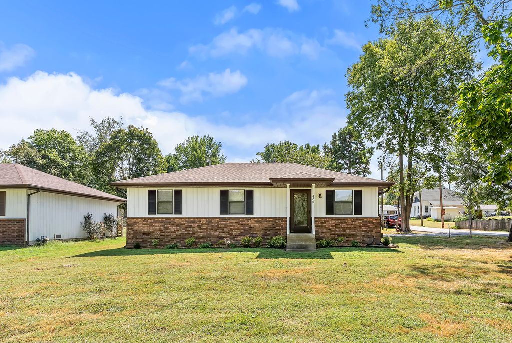 400 E Elm Street, Nixa, MO 65714