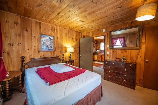 48 Upper Highlands Loop, Dover, VT 05356