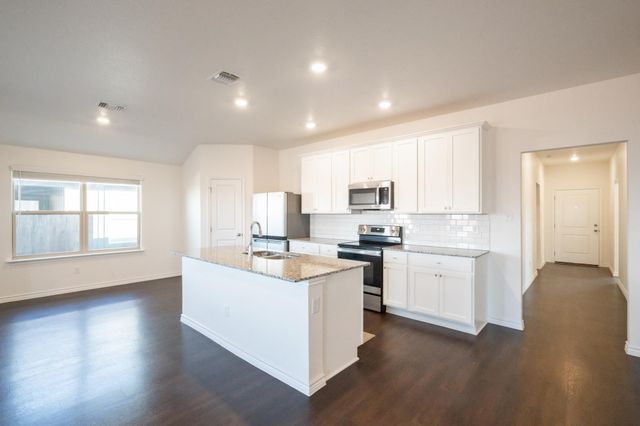 608 Double Vision RD, Jarrell, TX 76537