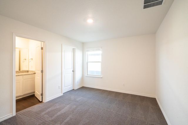 608 Double Vision RD, Jarrell, TX 76537