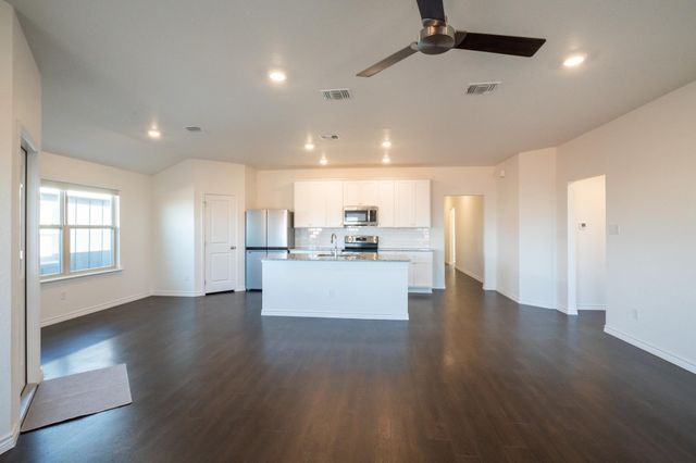 608 Double Vision RD, Jarrell, TX 76537