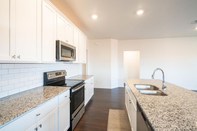 608 Double Vision RD, Jarrell, TX 76537