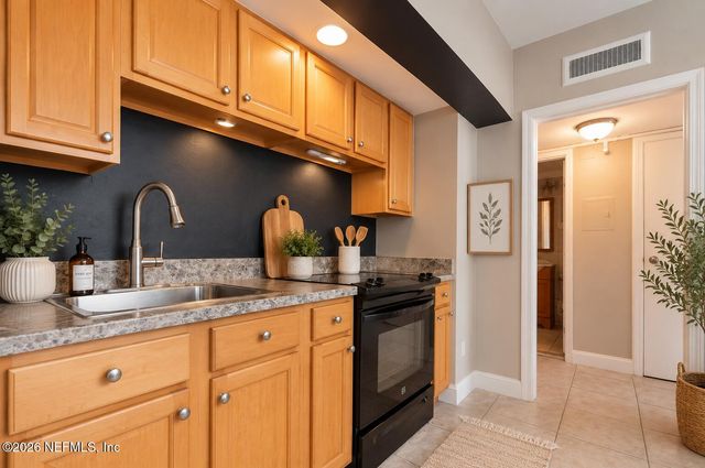 311 W ASHLEY Street 806, Jacksonville, FL 32202