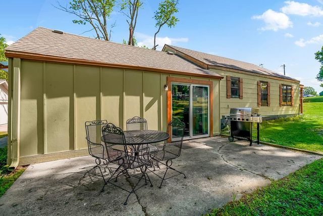 1540 N Noland Road, Independence, MO 64050