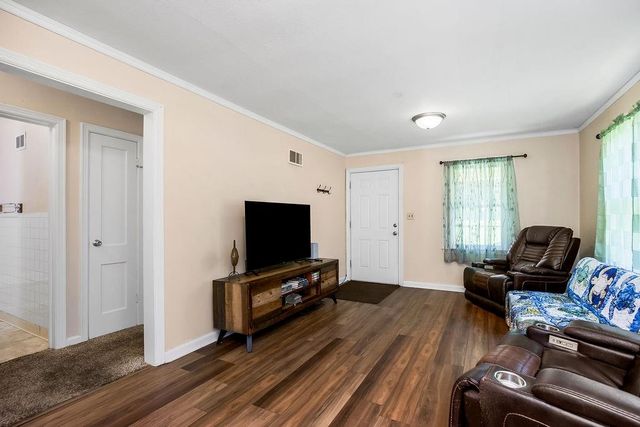 1540 N Noland Road, Independence, MO 64050