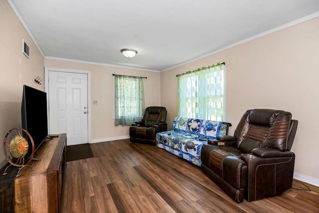 1540 N Noland Road, Independence, MO 64050