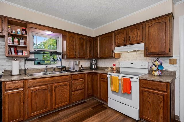1540 N Noland Road, Independence, MO 64050