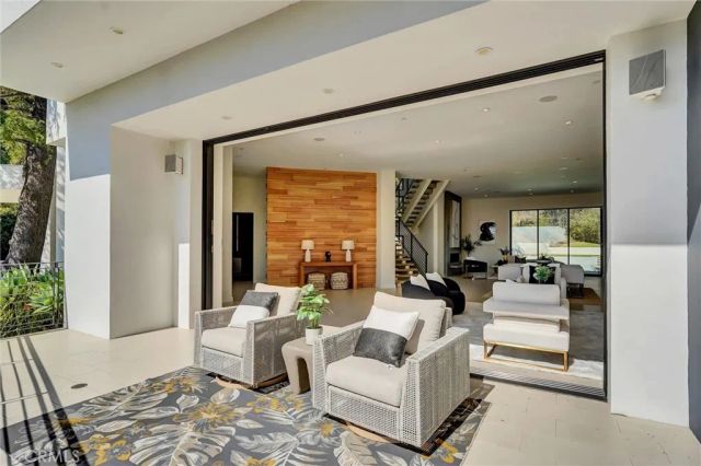 2341 Zorada Court, Los Angeles, CA 90046