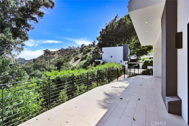 2341 Zorada Court, Los Angeles, CA 90046