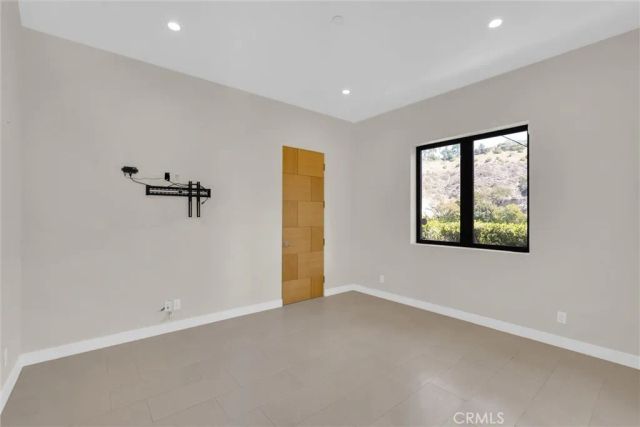 2341 Zorada Court, Los Angeles, CA 90046
