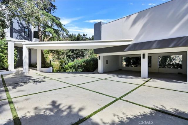 2341 Zorada Court, Los Angeles, CA 90046