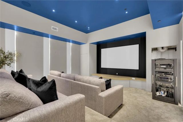 2341 Zorada Court, Los Angeles, CA 90046