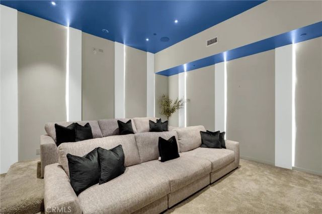 2341 Zorada Court, Los Angeles, CA 90046