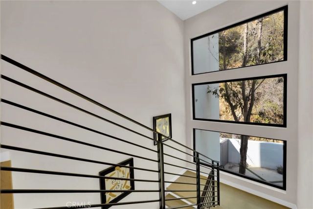 2341 Zorada Court, Los Angeles, CA 90046