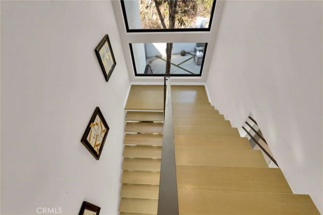 2341 Zorada Court, Los Angeles, CA 90046