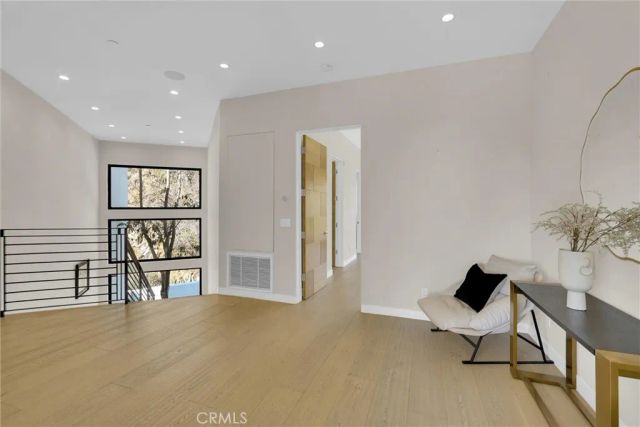 2341 Zorada Court, Los Angeles, CA 90046