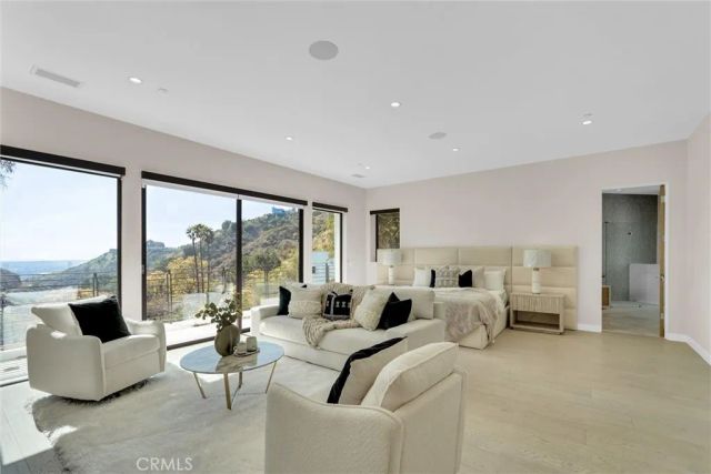 2341 Zorada Court, Los Angeles, CA 90046