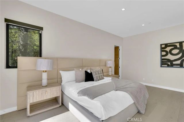 2341 Zorada Court, Los Angeles, CA 90046