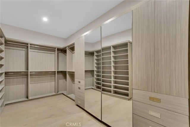 2341 Zorada Court, Los Angeles, CA 90046