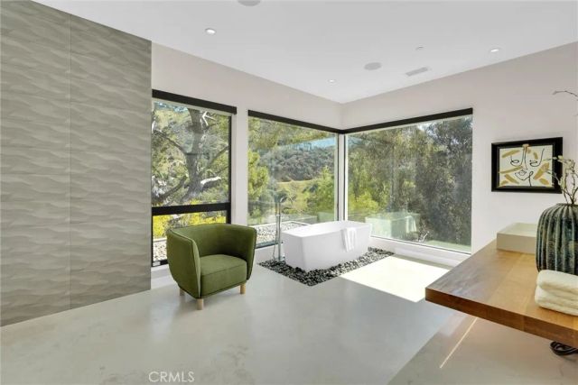 2341 Zorada Court, Los Angeles, CA 90046