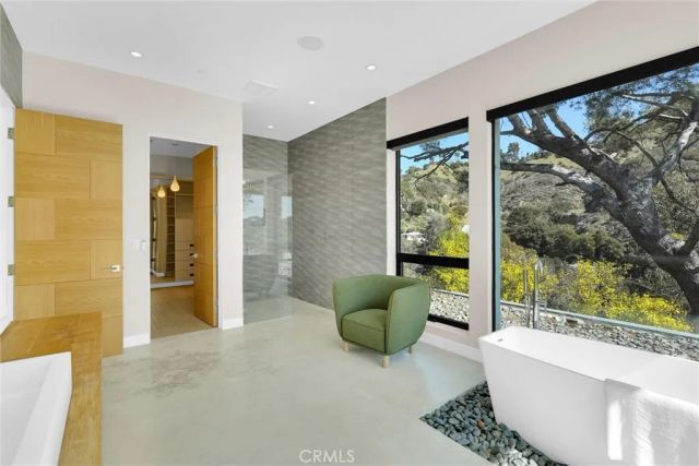 2341 Zorada Court, Los Angeles, CA 90046