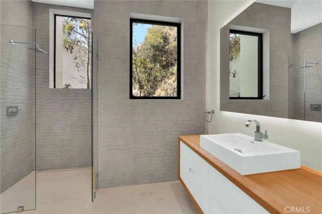 2341 Zorada Court, Los Angeles, CA 90046